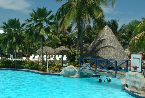 More of the fancy pool at the fancy resort.